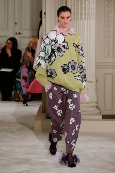 Look 15